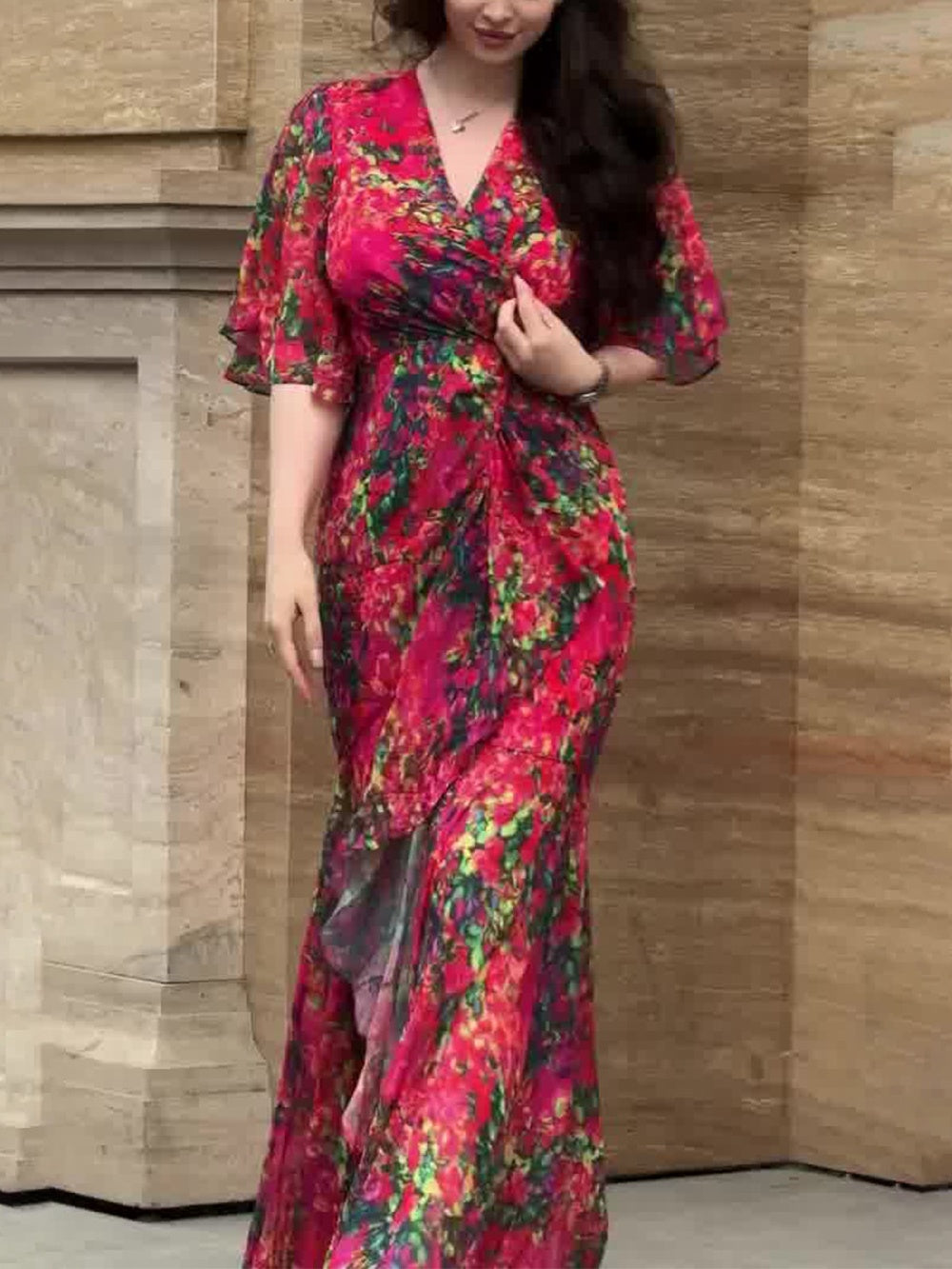 Laurie™ | Retro V-neck trumpet sleeve printed dress
