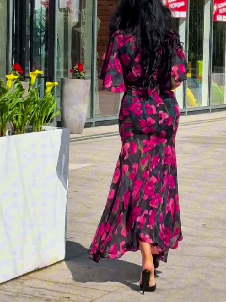 Laurie™ | Retro V-neck trumpet sleeve printed dress