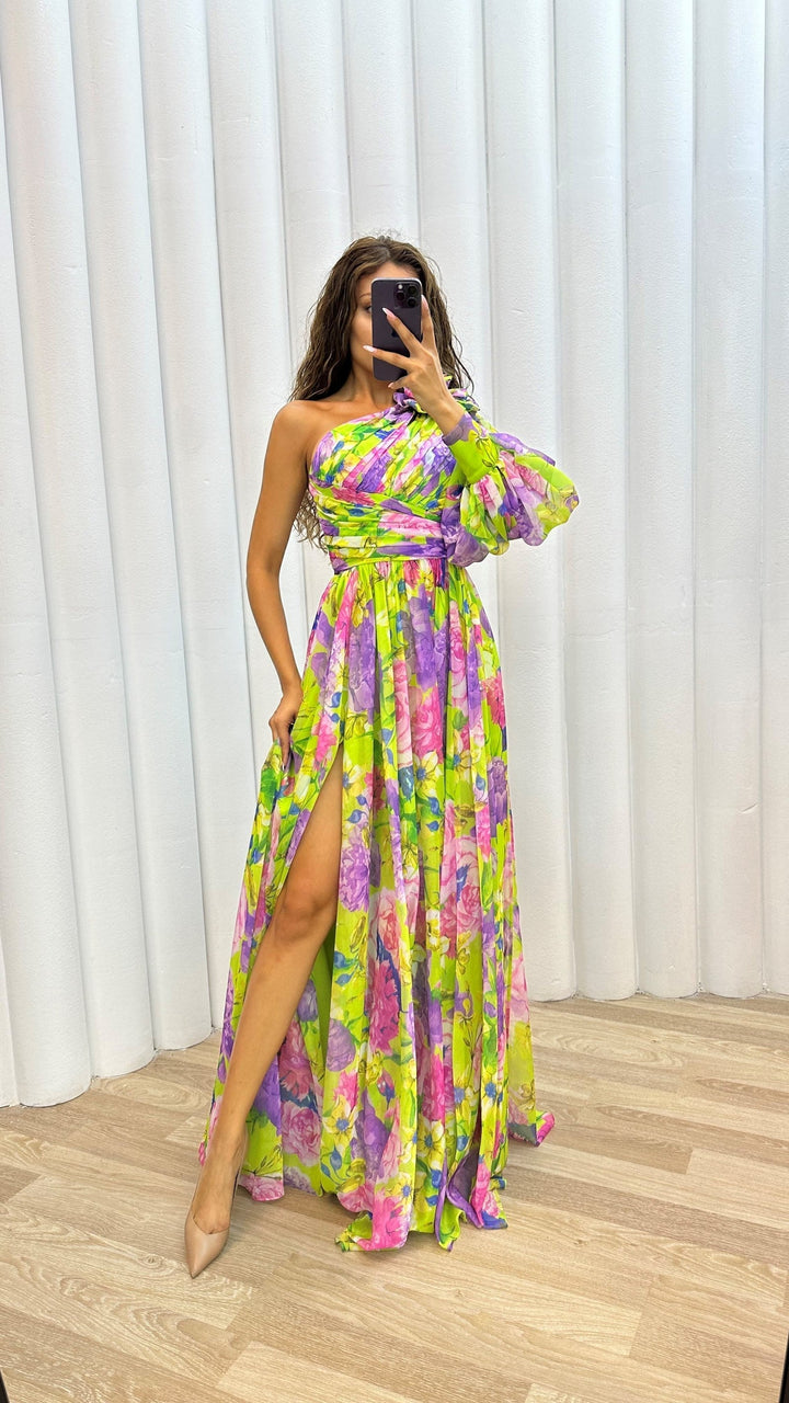 Rochelle™ | Long dress with elegant flow and long sleeves