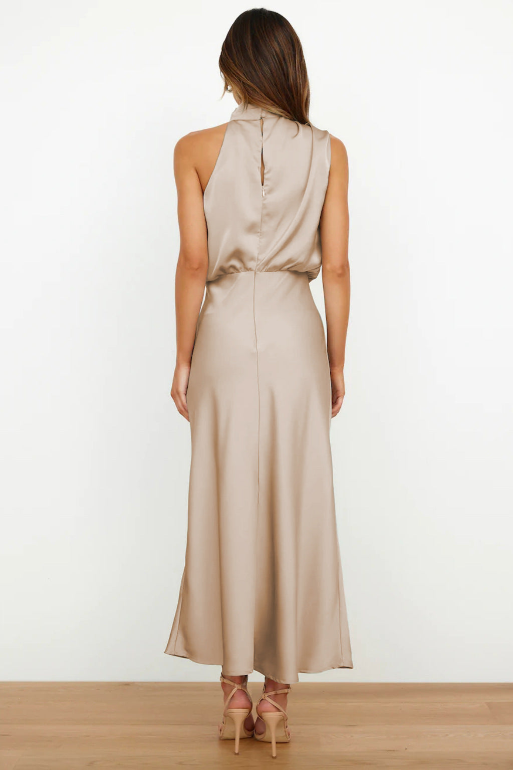 Mariana™ | Elegant Halter Evening Dress