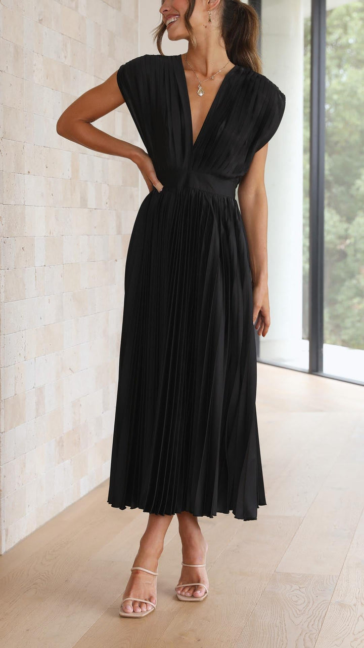 Maria™ | Elegant Pleated Maxi Dress