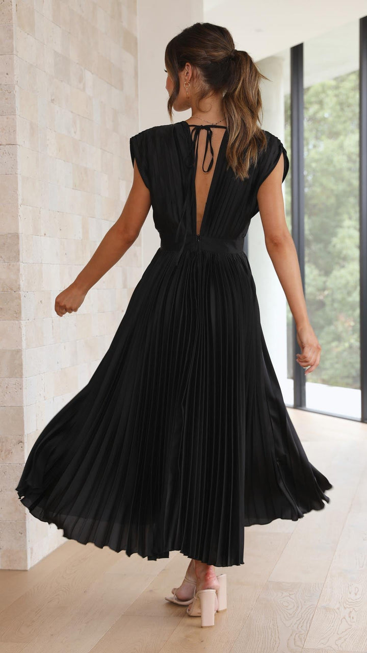 Maria™ | Elegant Pleated Maxi Dress