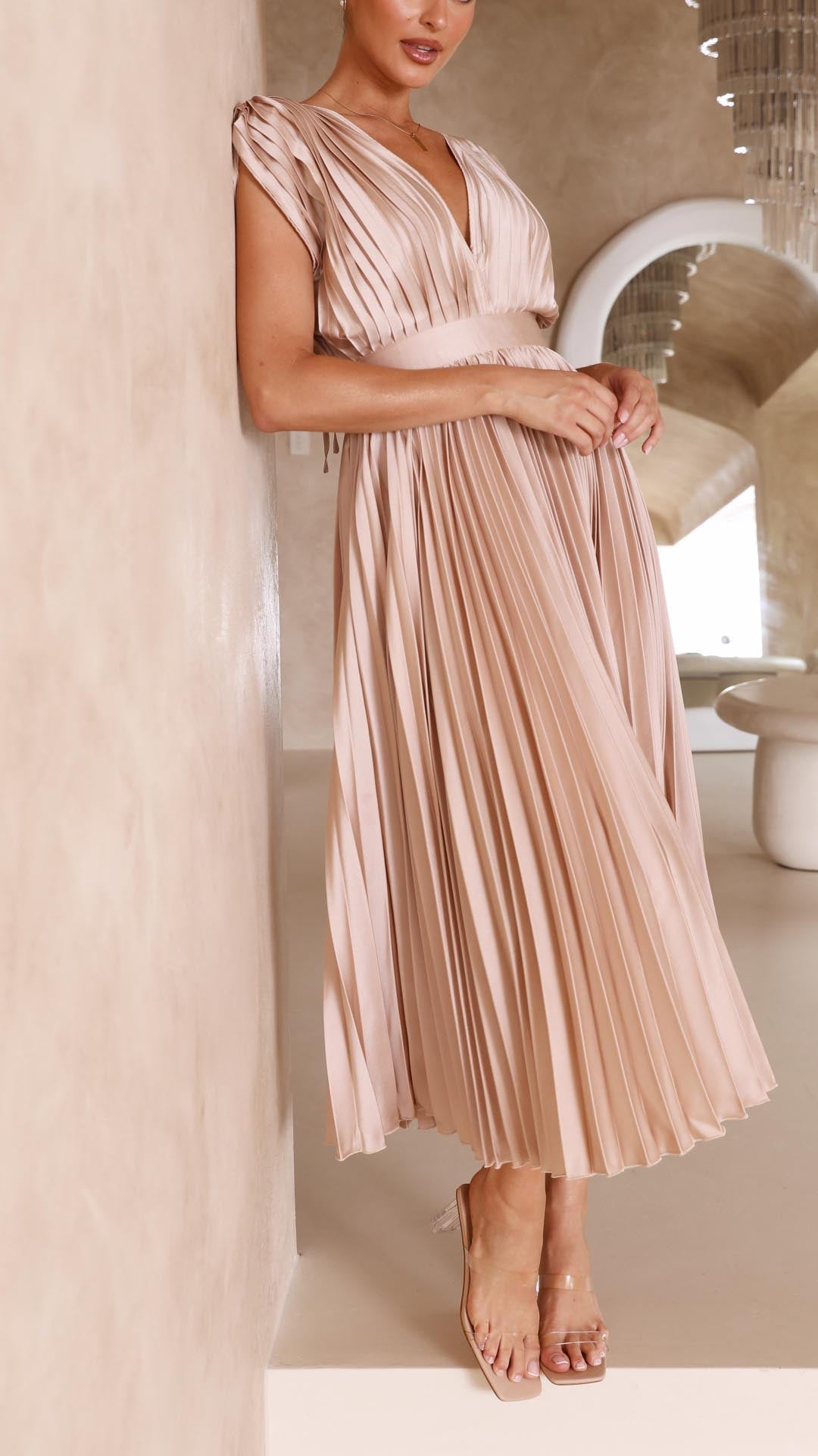 Maria™ | Elegant Pleated Maxi Dress