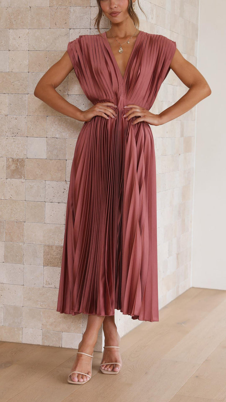 Maria™ | Elegant Pleated Maxi Dress