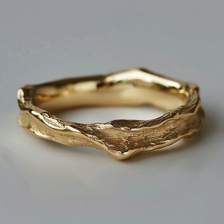 Forgia™ | Vintage Hammered Gold Ring